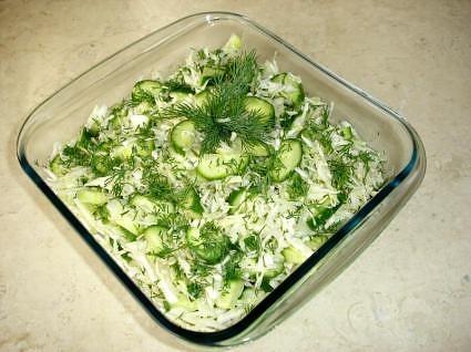 Salata de varza rosie